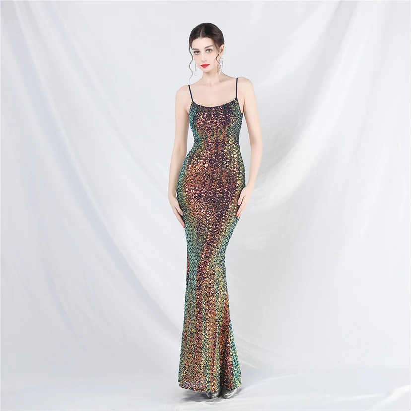 Hochwertiges, schillerndes Pailletten-Abendkleid mit Trägern view 25