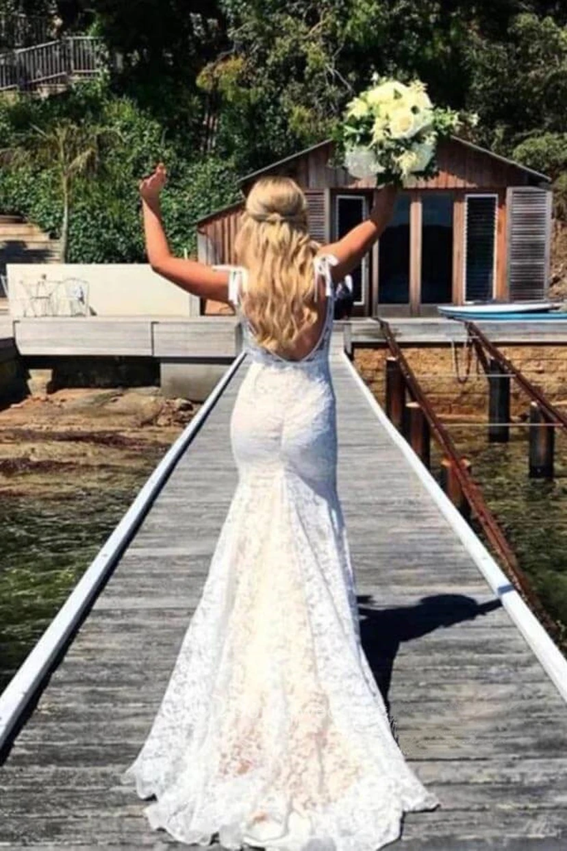 Lace Empire V-neck Sleeveless Elegant Low-v Back Sheath Wedding Dress view 2