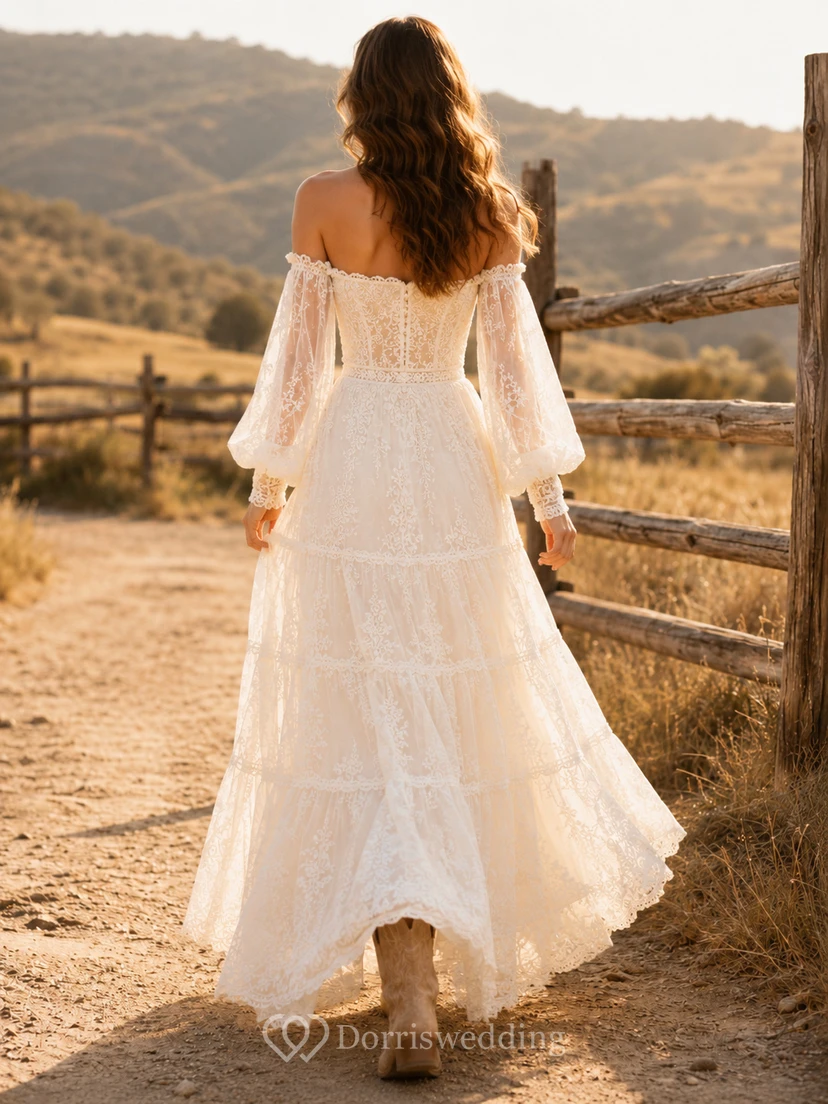 Robe de mariée bohème de maternité à manches longues style poète, col en V et volants view 2