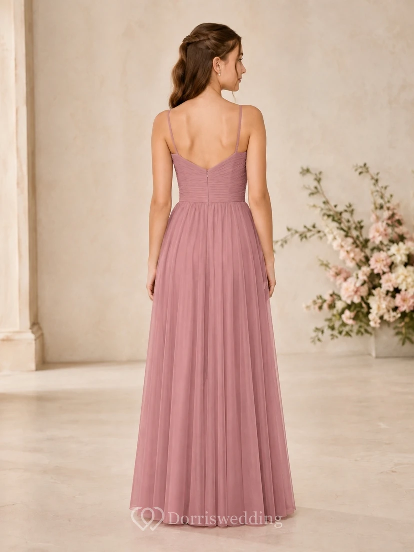 Vestido de dama de honor juvenil color rosa empolvado, corte en A, sin mangas, de malla elegante. view 2