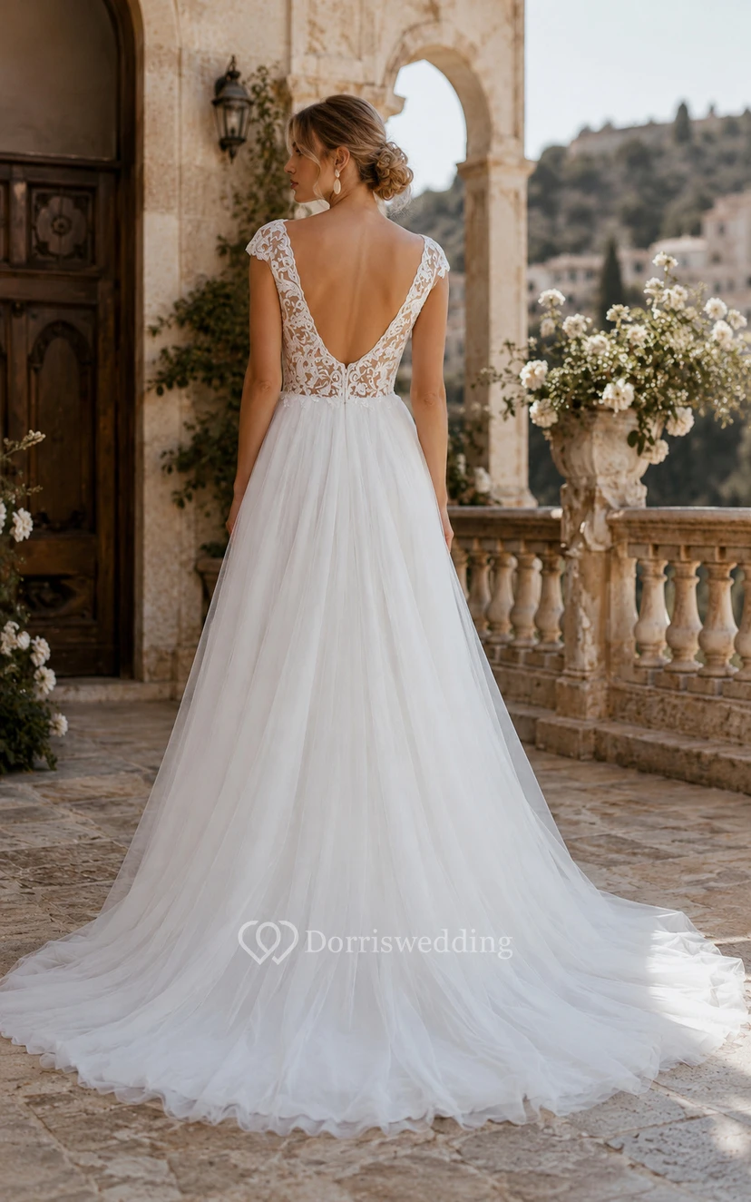 Robe de mariée blanche en dentelle, coupe trapèze, col V et fente sur le devant view 2