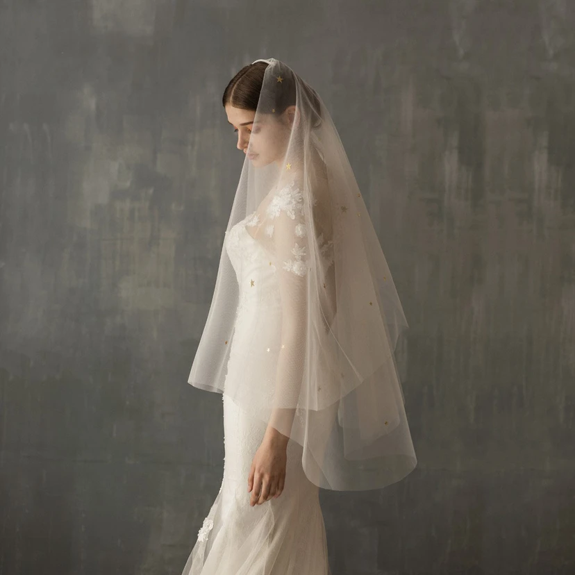 Voile de mariée romantique et doux à deux niveaux, longueur bout des doigts. view 4