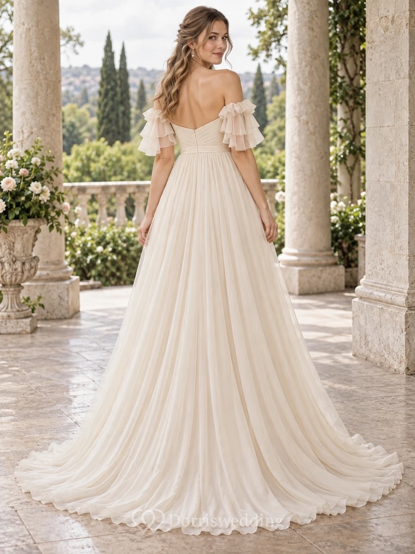 Vestido de novia sencillo de gasa fruncida hasta el suelo, con hombros descubiertos, escote corazón, corte imperio y mangas cortas. view 2