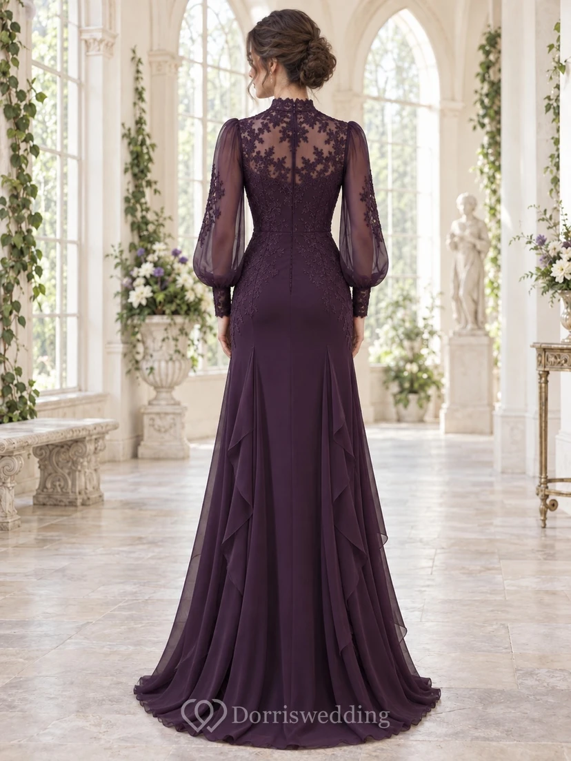 Vestido de dama de honor ajustado de gasa con encaje gótico, cuello alto y manga larga, color morado oscuro. view 2