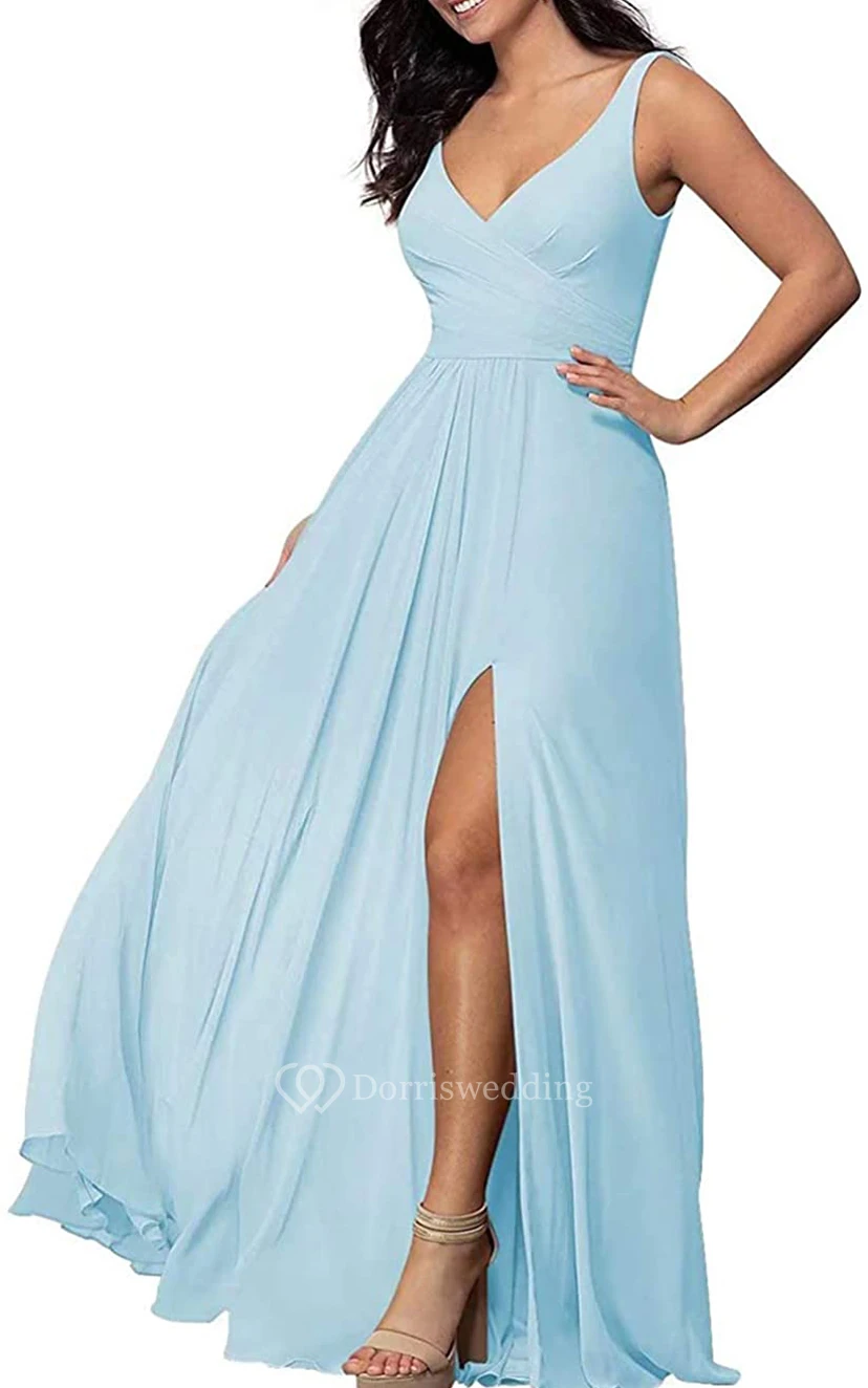 Robe de demoiselle d'honneur en mousseline de soie, coupe trapèze, sans manches, longueur au sol, col en V et fente sur le devant view 13