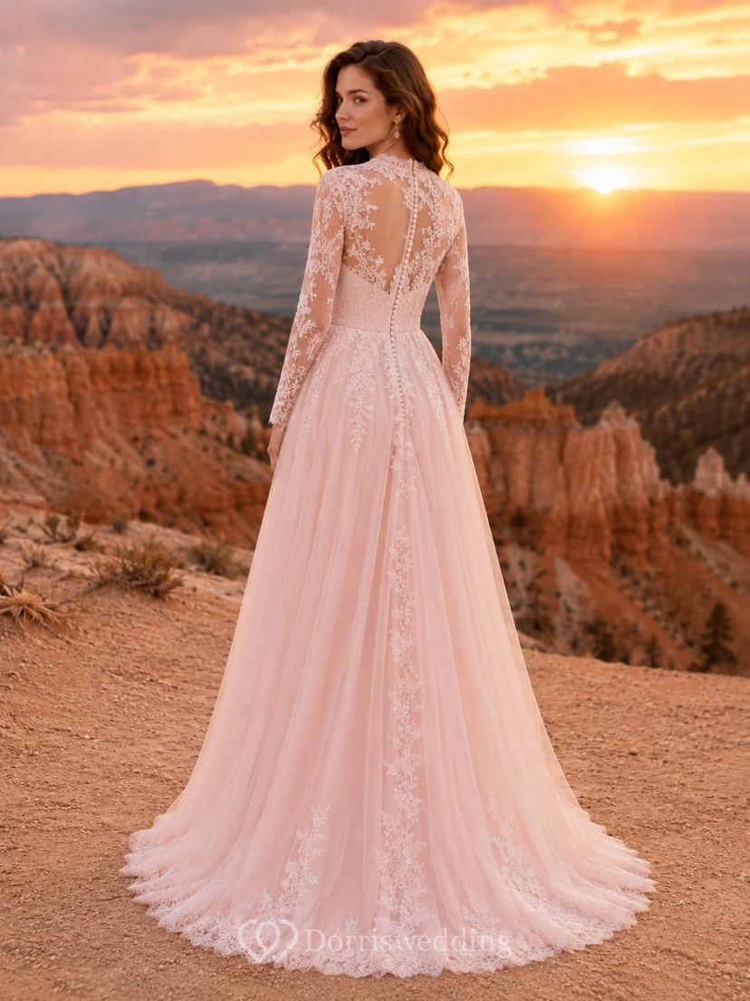 Brautkleid im Boho-Stil mit hohem Kragen, langen Ärmeln und Spitze view 2