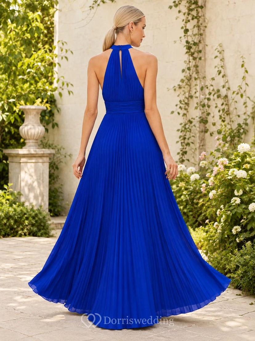 Vestido de noche largo hasta el suelo de gasa azul marino plisada con escote halter y corte en A view 2