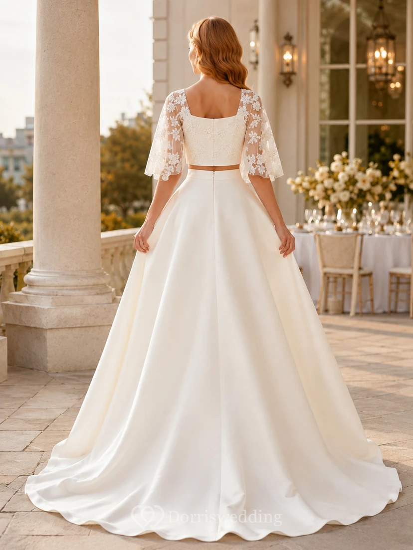 Robe de bal noire deux pièces en dentelle à manches cape et nœud papillon view 2