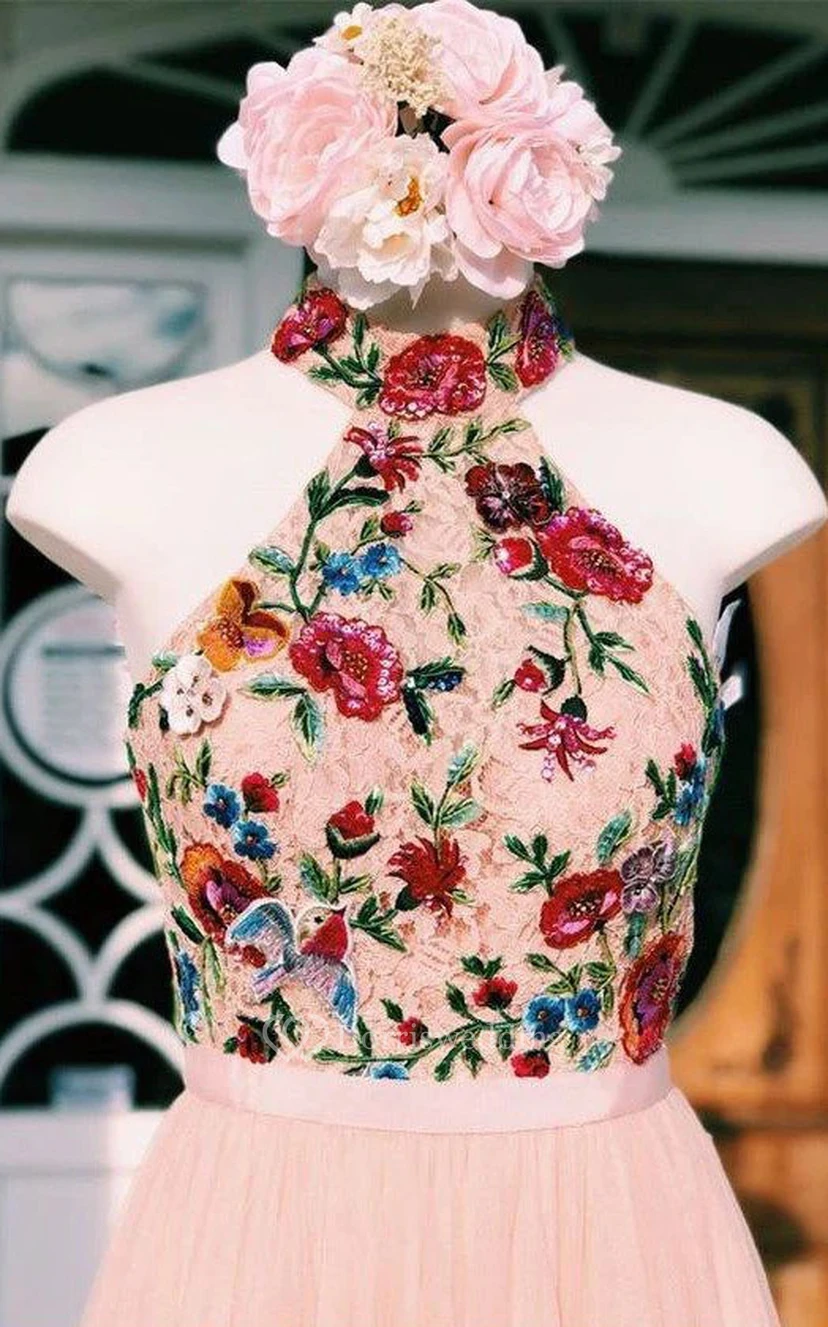 Ärmelloses, hochgeschlossenes Empire-Abendkleid aus Tüll mit floralen Applikationen view 5
