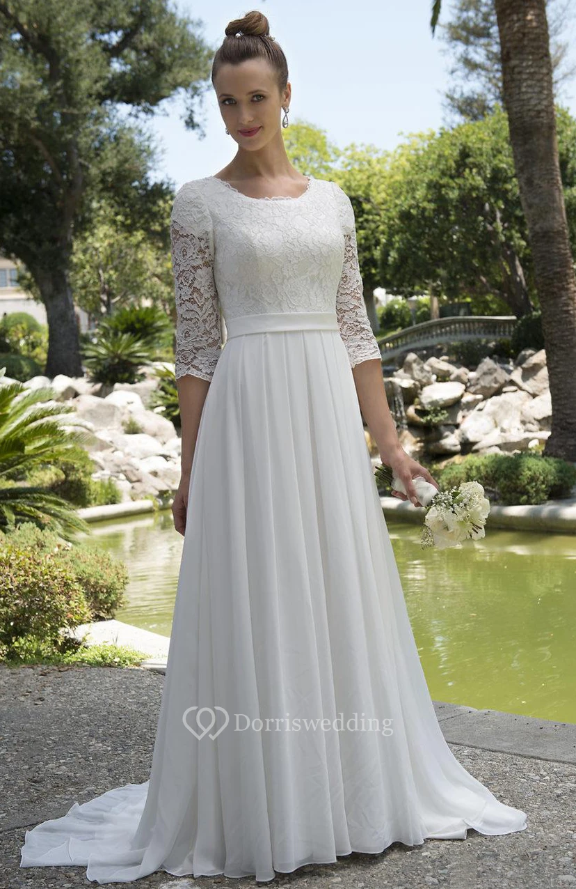 Vestido de novia informal y modesto de playa con escote redondo, encaje y gasa, con mangas de 3 a 4 pulgadas. view 4