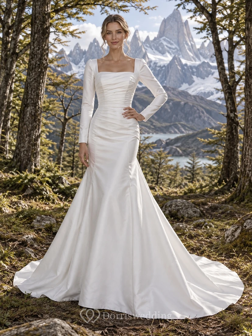 Vestido de novia de tafetán de manga larga con escote cuadrado, corpiño con pliegues y cola de sirena.
