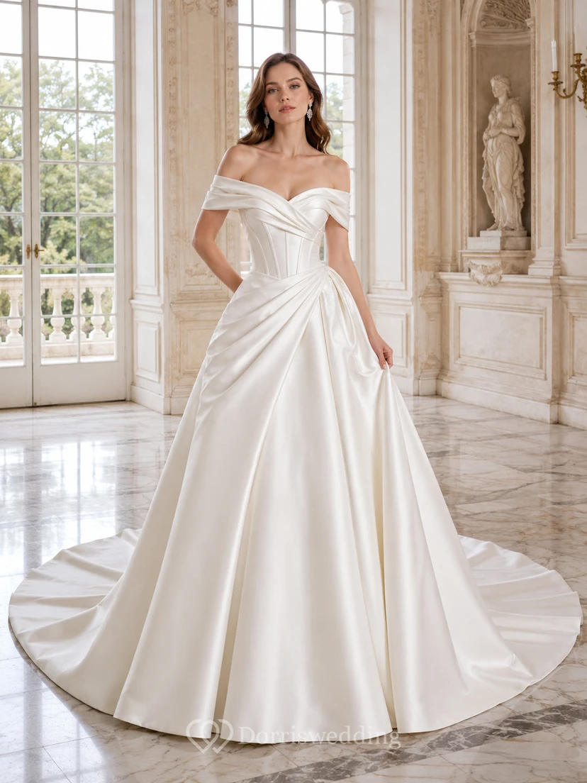 Robe de bal en satin plissé à épaules dénudées et manches courtes, avec traîne chapelle et drapé, idéale pour une mariée de luxe.