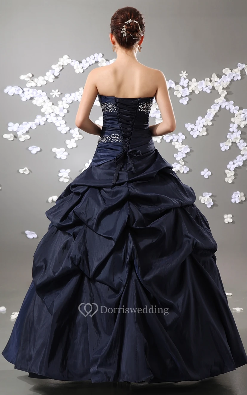 Robe de bal bustier en taffetas à volants et perles view 2