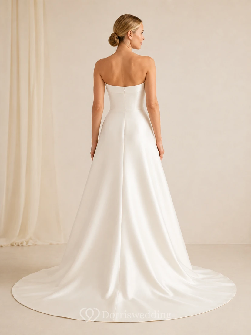 Brautkleid aus Satin, A-Linie, trägerlos, mit Schleppe view 2