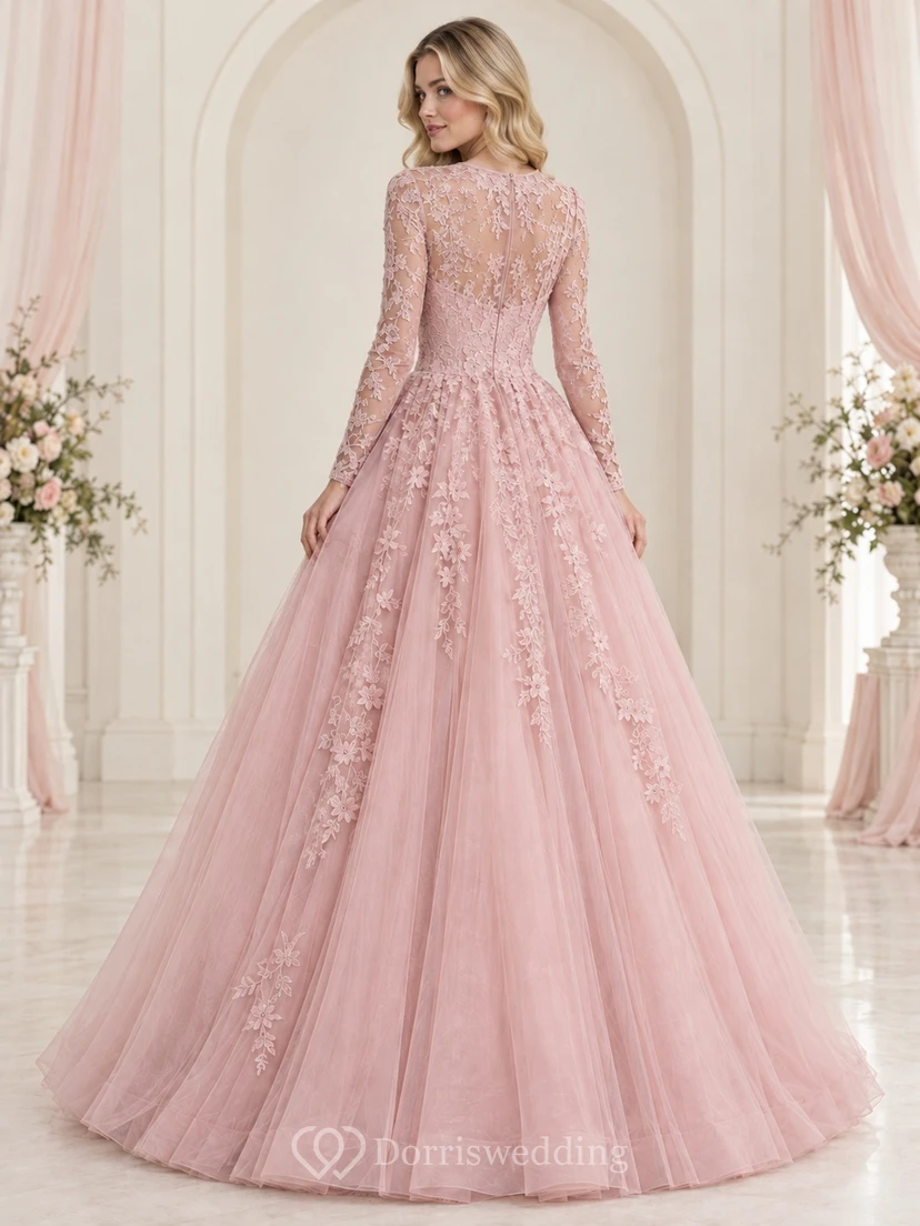 Robe de bal modeste à manches longues en tulle et dentelle florale rose poudré. view 2