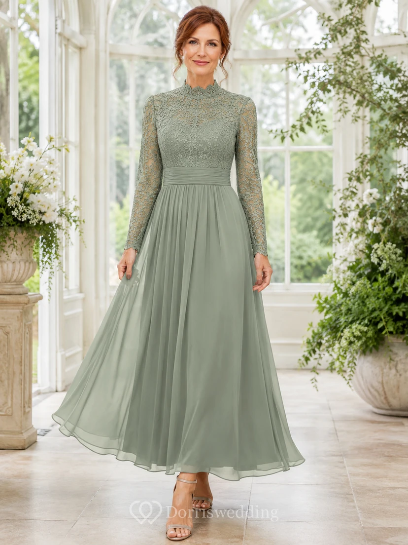 Romantisches, elegantes, hochgeschlossenes Chiffonkleid in Teelänge mit langen Ärmeln, Spitzenoberteil und wadenlangem Rock in Salbeigrün – ideal für die Mutter der Braut.