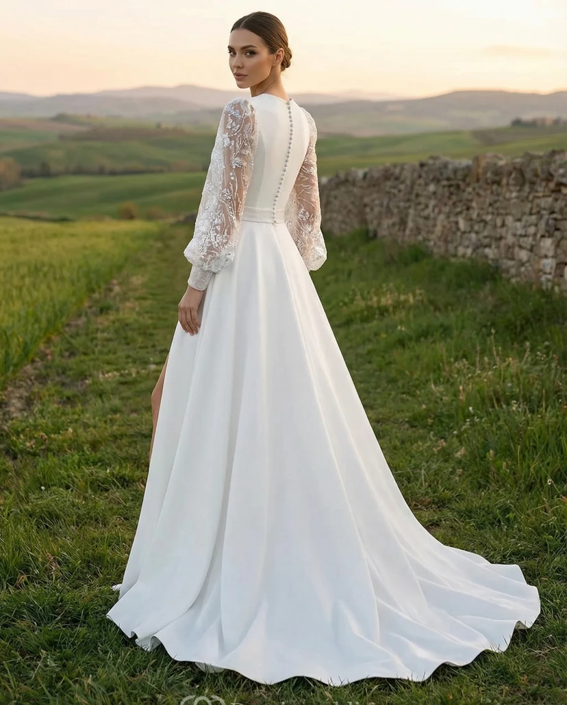 Robe de mariée trapèze à manches longues avec manches en dentelle illusion et fente view 2