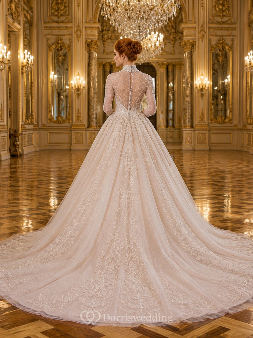 Vestido de novia de encaje y tul, estilo princesa, escote corazón, sin mangas, cola de capilla, con apliques. view 2