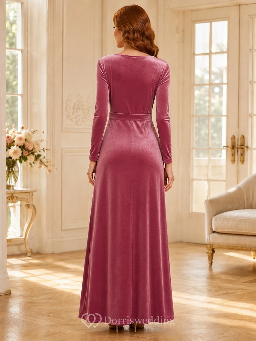 Robe fourreau vintage en velours mauve à col bénitier et manches longues view 2