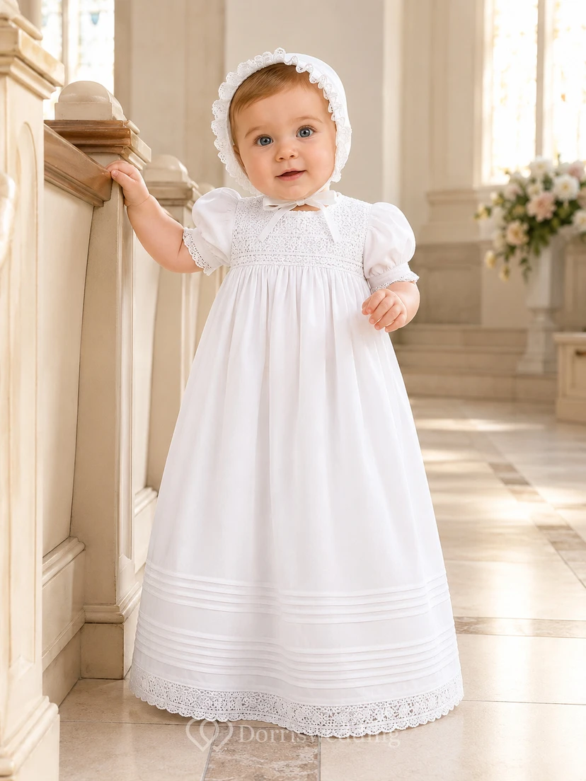Einfaches Taufkleid aus Baumwollhäkelspitze in A-Linie mit kurzen Ärmeln