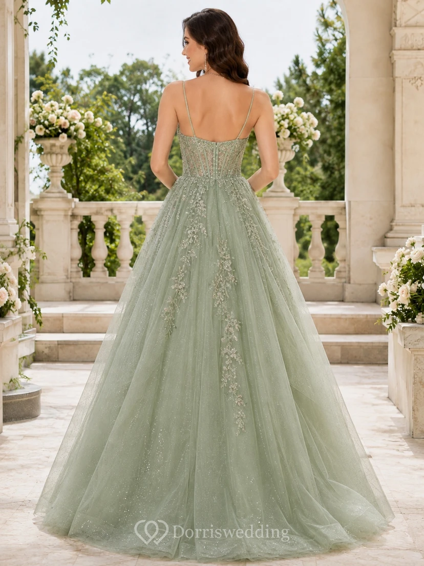 Vestido de fiesta largo hasta el suelo de encaje y tul con escote corazón y tirantes finos, estilo princesa color salvia. view 2
