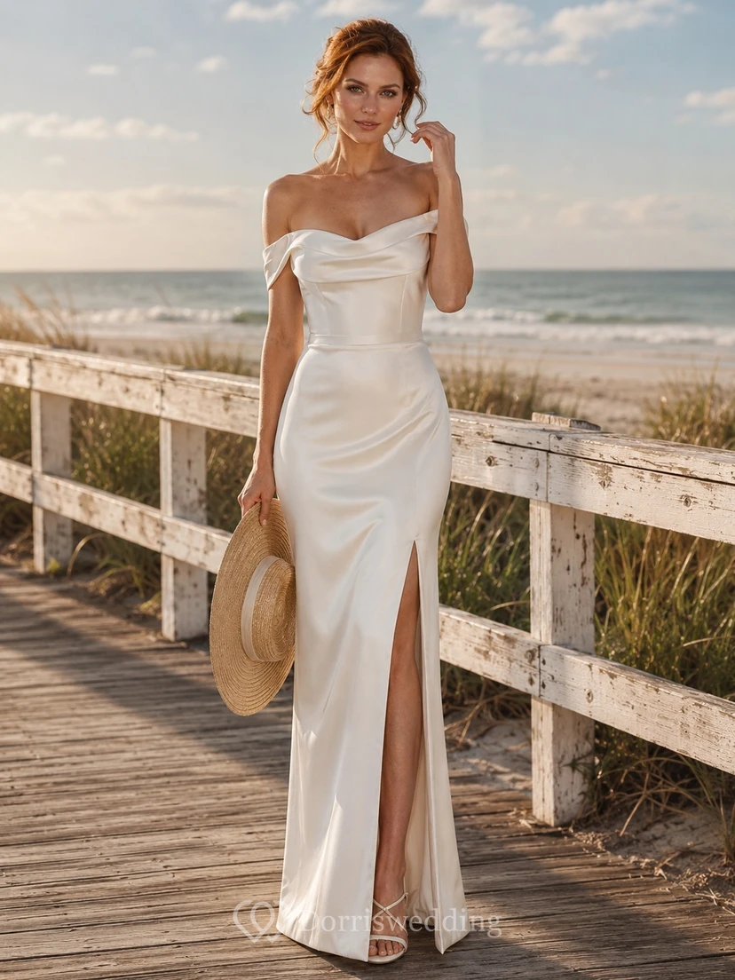 Strand-Satin-Etui-Kleid mit schulterfreiem Ausschnitt, Wasserfallkragen und Schlitz für eine Hochzeit im Ausland