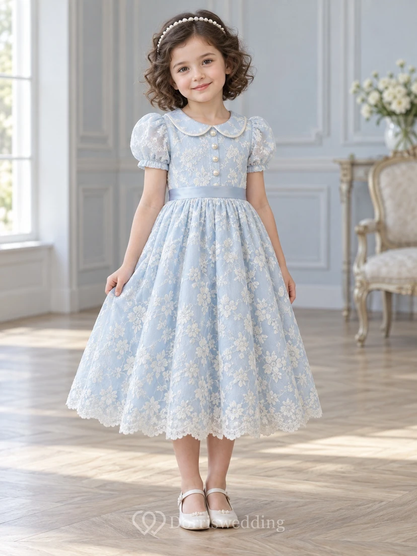 Vestido de niña de flores vintage azul con estampado floral, corte en A, encaje, botones delanteros y cuello Peter Pan, hasta la rodilla.