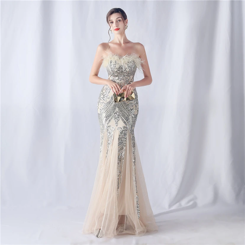Vestido de noche de malla con lentejuelas y top palabra de honor con estampado de plumas de avestruz y flores para bodas y reuniones. view 18