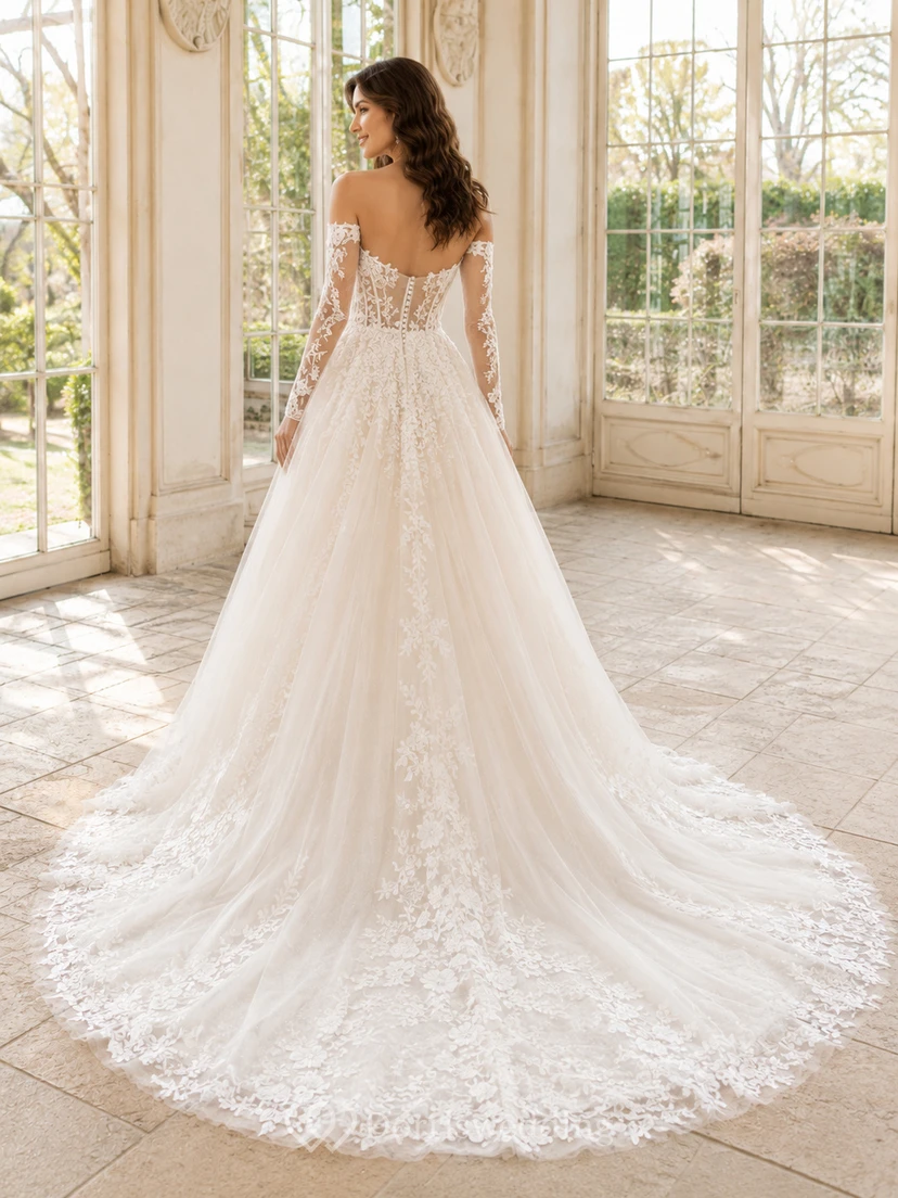 Robe de mariée luxueuse en dentelle florale, épaules dénudées, manches longues, coupe trapèze, traîne cathédrale, à manches longues et épaules dénudées view 2