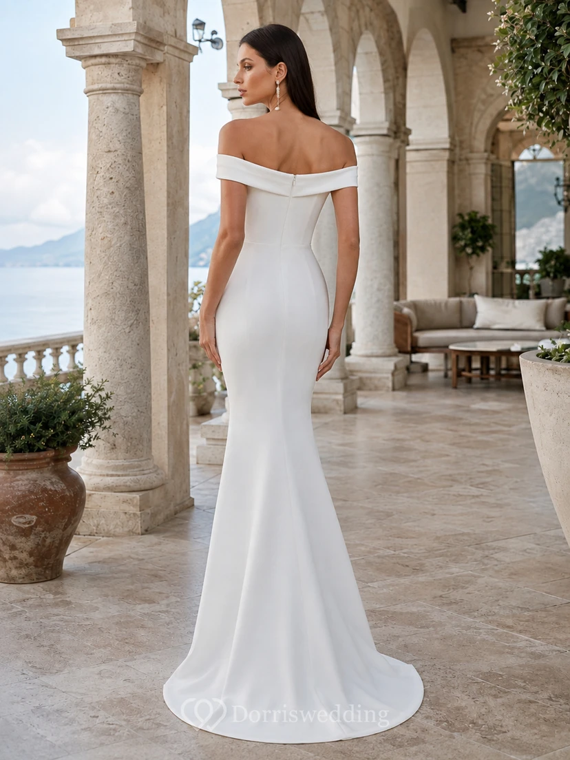 Robe de mariée sirène simple en satin à épaules dénudées et décolleté en cœur pour réception view 2