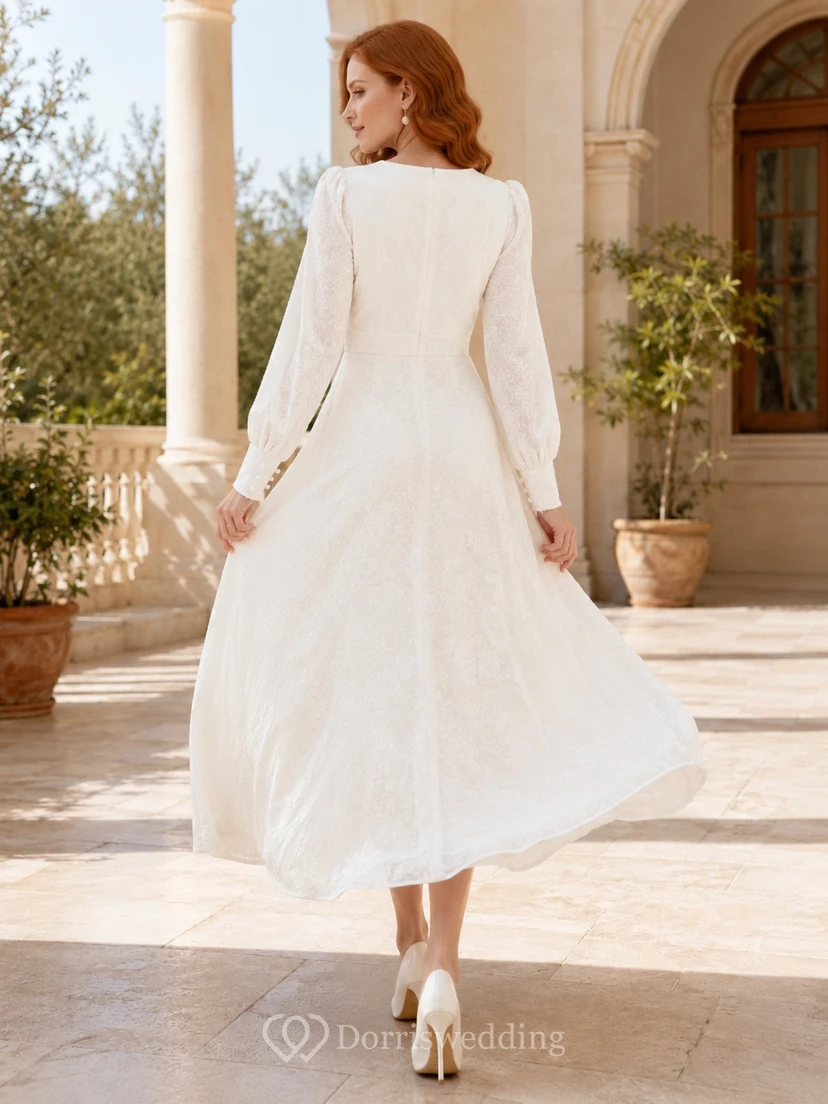 Weißes, strukturiertes, knöchellanges Jacquard-Kleid mit V-Ausschnitt, A-Linie und langen Ärmeln – ein dezentes Gästekleid view 2