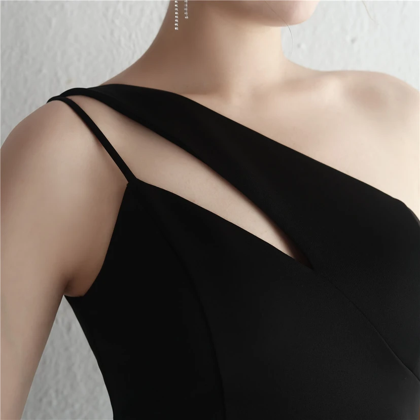 Satin-Kleid, schmal geschnitten, schulterfrei, lang, für festliche Anlässe wie Dinnerpartys, Hochzeiten oder Ausstellungen von Automodellen view 18