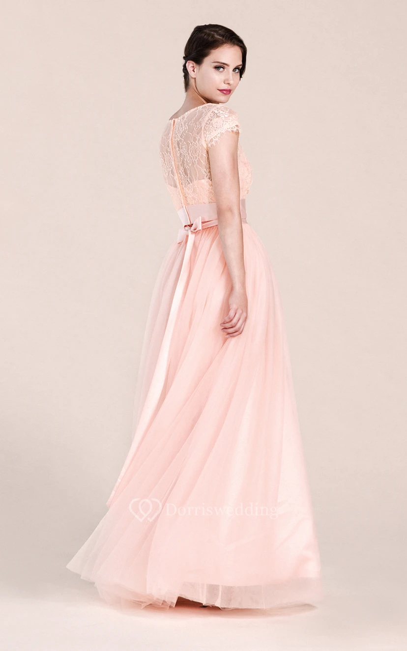 Kurzärmeliges A-Linien-Kleid mit Spitzendetails view 2