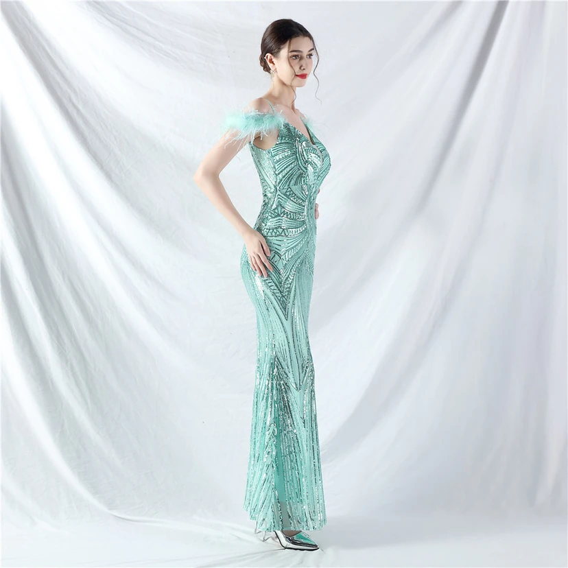 Vestido de noche con cuentas florales y plumas de avestruz elaboradas artesanalmente view 59