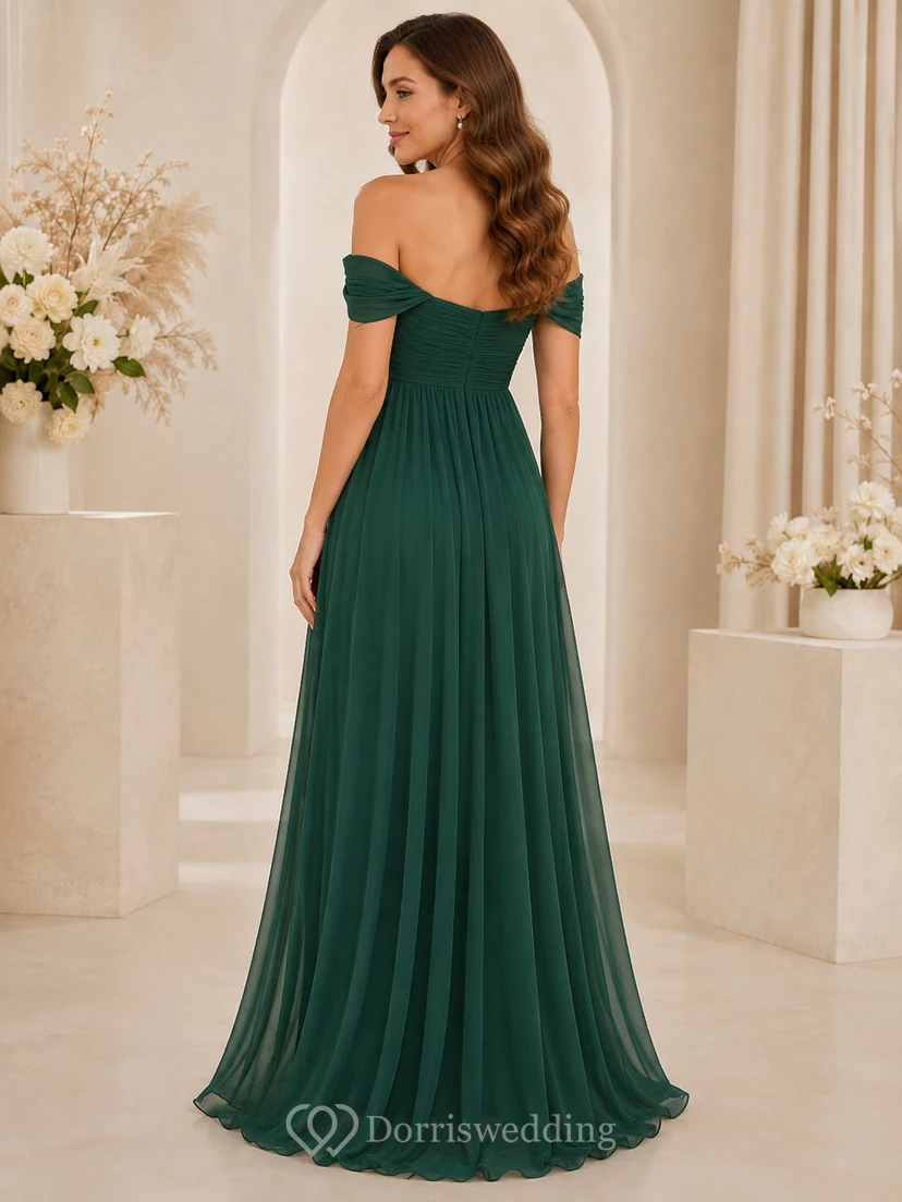 Vestido de maternidad romántico de gasa verde oscuro estilo imperio, largo hasta el suelo, con hombros descubiertos y manga corta, de la marca Forest Embrace. view 2