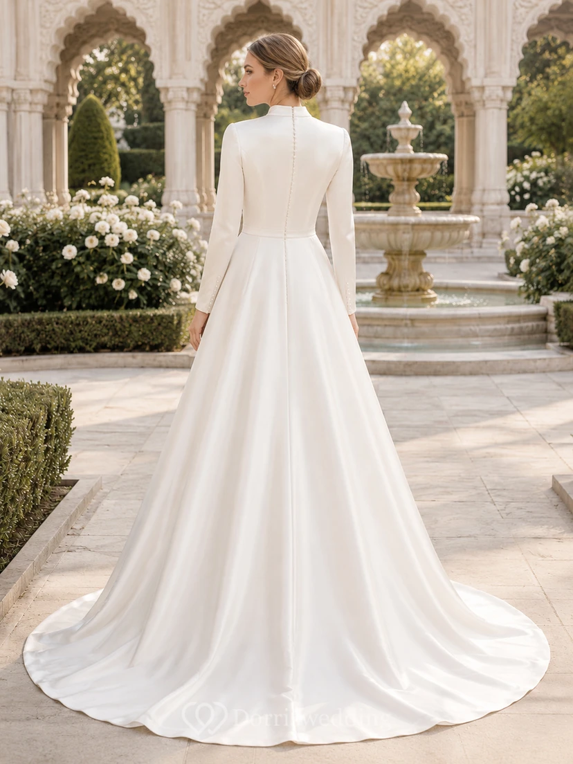 Robe de mariée modeste en satin à col montant et coupe trapèze, style temple view 2