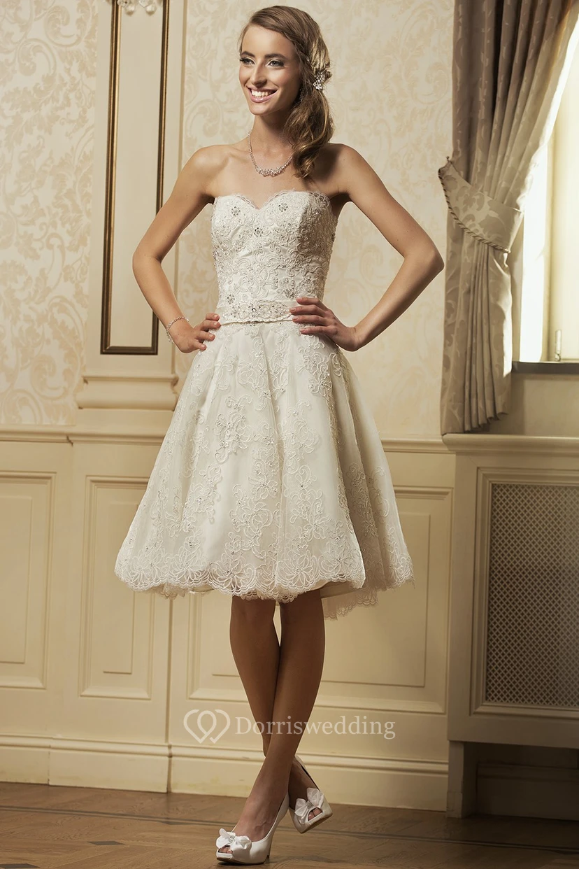 A Line Sweetheart Short Mini Appliqued Sleeveless Lace Wedding Dress view 3