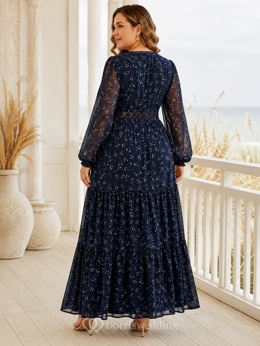 Vestido bohemio largo hasta el suelo, de gasa azul marino oscuro con estampado floral, cuello en V y mangas largas con volantes, talla grande. view 2