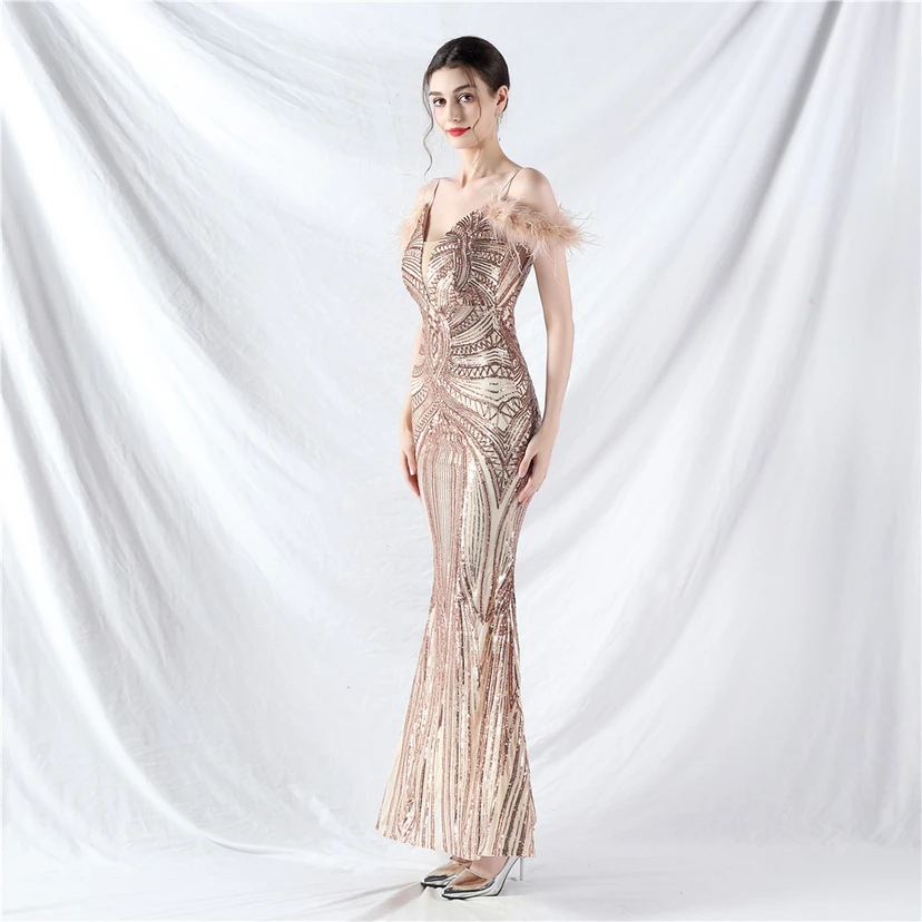 Vestido de noche con cuentas florales y plumas de avestruz elaboradas artesanalmente view 25