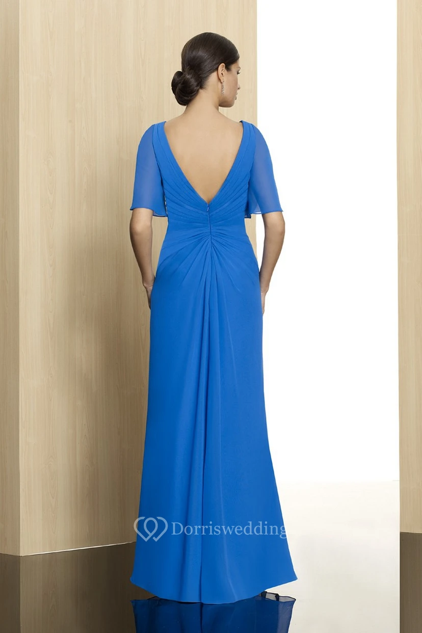 Elegantes Chiffonkleid mit Glockenärmeln, V-Ausschnitt, gekreuzten Einsätzen und Perlenstickerei view 2