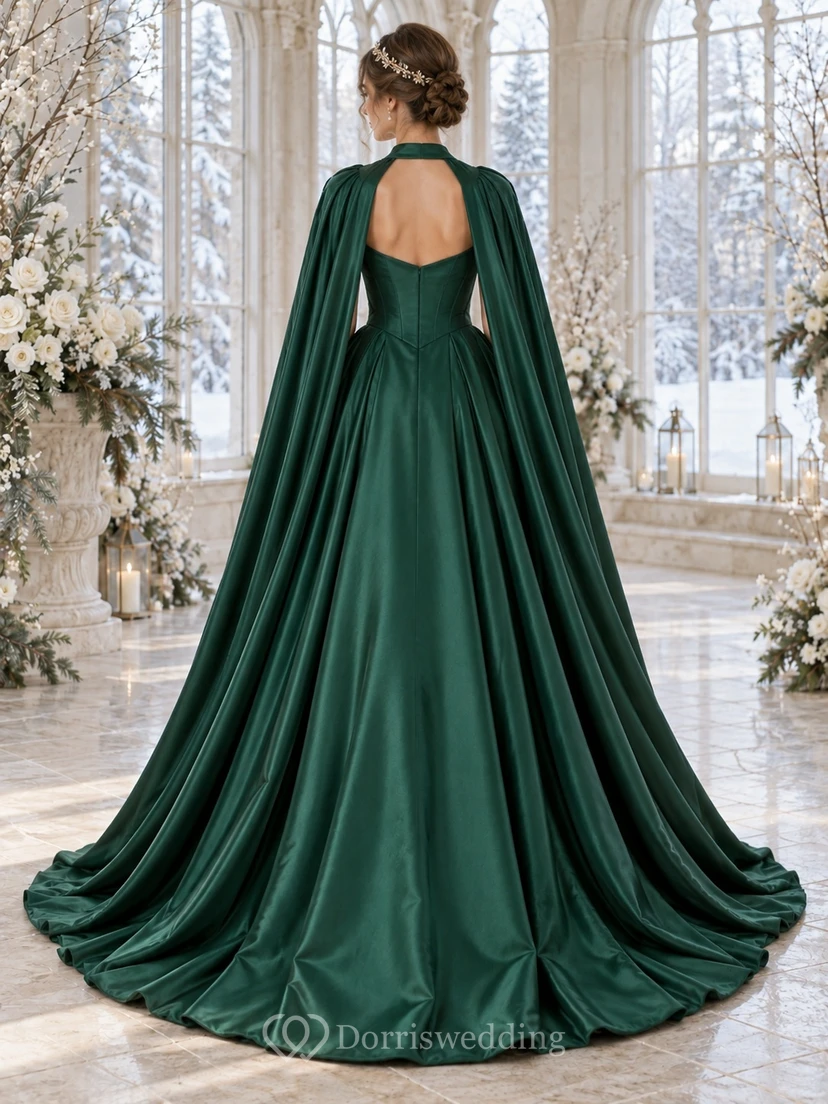 Vestido de novia largo de satén con capa y paneles, corte A, color verde oscuro, estilo vestido de invierno. view 2
