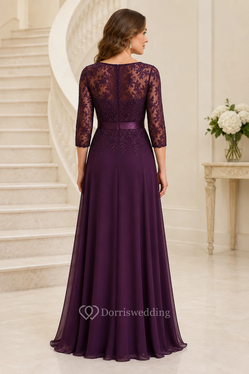 Robe de mère de la mariée en mousseline de soie, coupe trapèze, corsage en dentelle prune et manches trois-quarts view 2