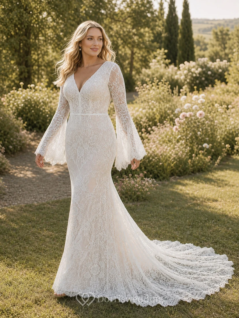 Vestido de novia bohemio de encaje, corte recto, escote en V, mangas largas acampanadas y cola. view 8