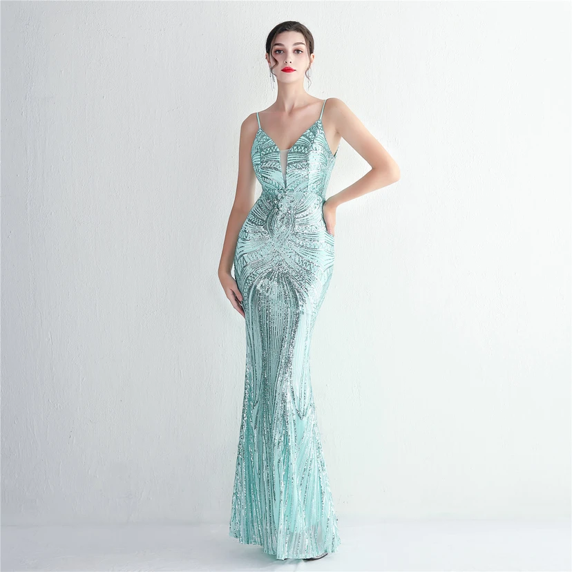 Vestido largo de noche con lentejuelas y tirantes de flores, ajustado, elegante y de estilo sofisticado. view 36