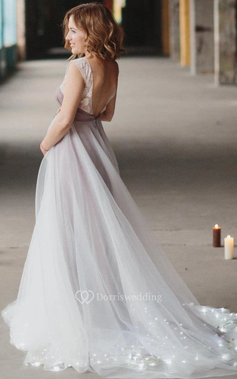Fledermausärmeliges Spitzenkleid mit Applikationen view 2