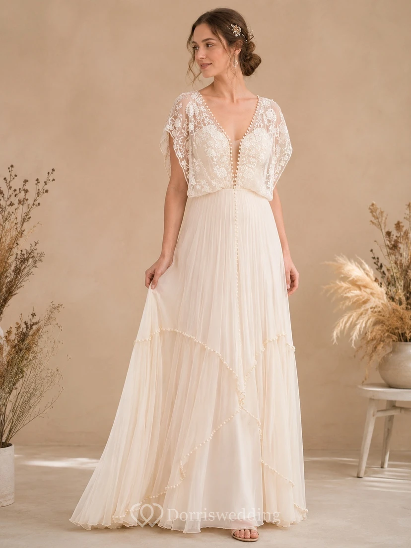 Romantisches Brautkleid aus Spitze mit V-Ausschnitt, flatternden Ärmeln, gestuftem Tüllrock in A-Linie und bodenlanger Schleppe