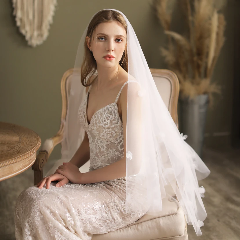 Romantic Style Bridal Veil with Petal view 2