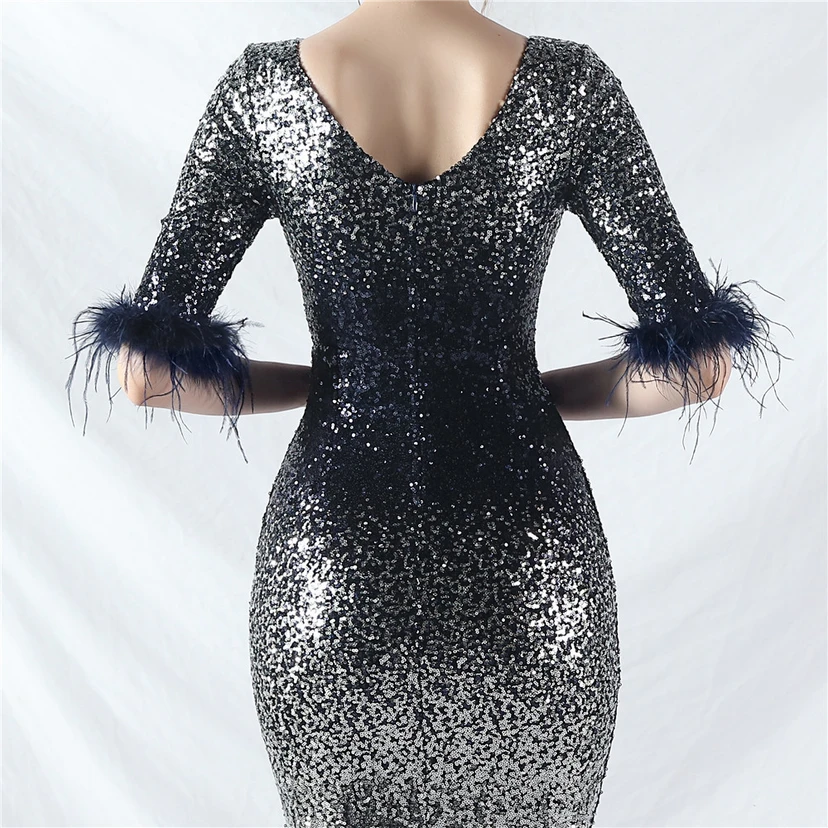 Robe de soirée artisanale à manches longues ornée de plumes d'autruche et de perles dégradées view 27