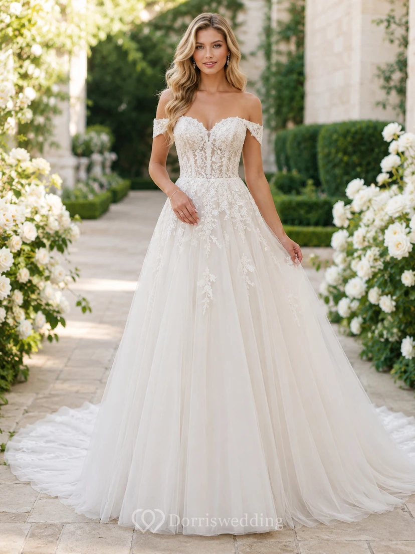 Robe de mariée en dentelle et tulle, robe de bal, épaules dénudées, traîne, ornée d'appliqués