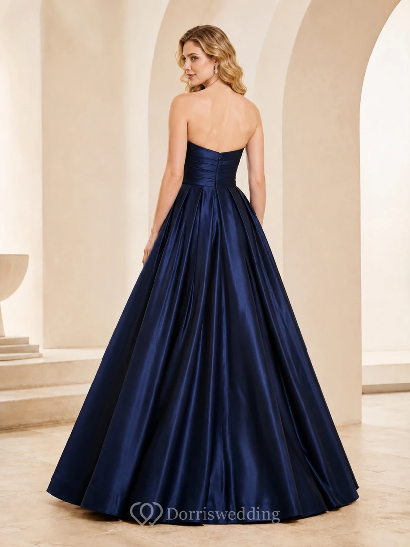 Robe de bal élégante en satin bleu marine foncé, bustier cœur, sans bretelles, longueur au sol. view 2